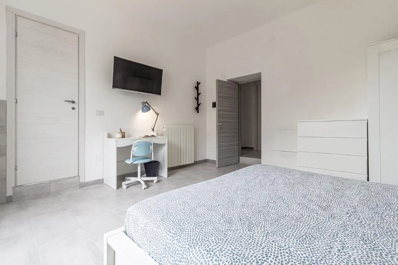 Halloggio Sassari Economy 4P No Elevator Hotel 0*,