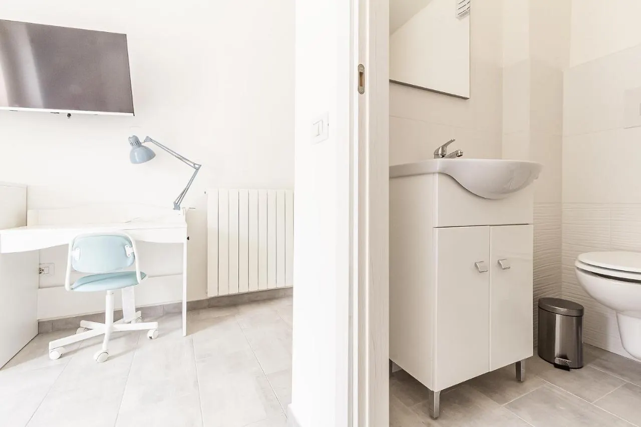 Halloggio Sassari Economy 4P No Elevator Hotel 0*,